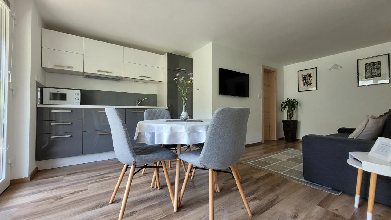 Apartma Julija Luče Esterno foto